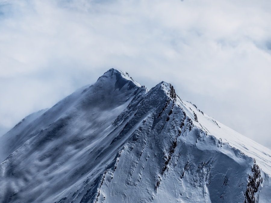 Photo Mountain peak